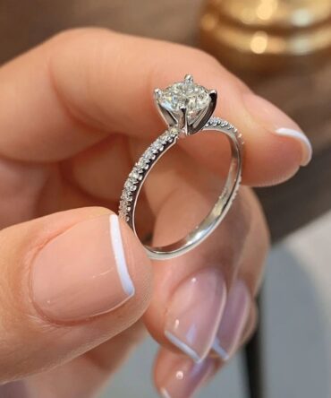 9k Solid Diamond ring for woman