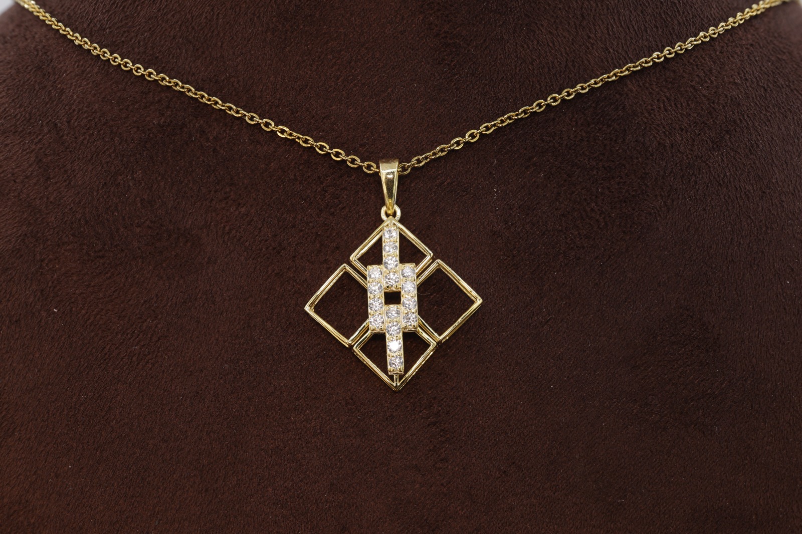 Women Gold diamond necklace